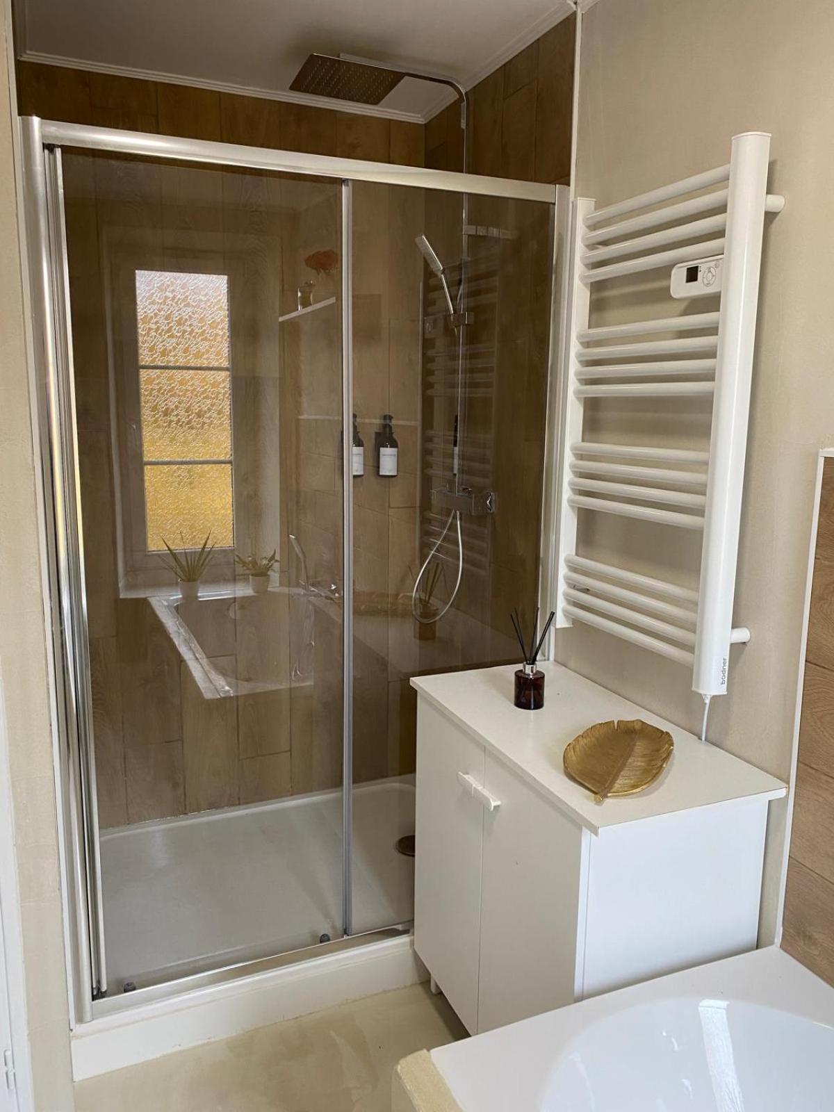Chambre Familiale Independante Avec Salle De Bain Privee Poitiers Esterno foto
