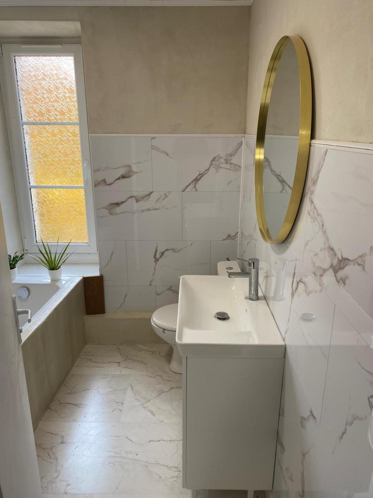 Chambre Familiale Independante Avec Salle De Bain Privee Poitiers Esterno foto